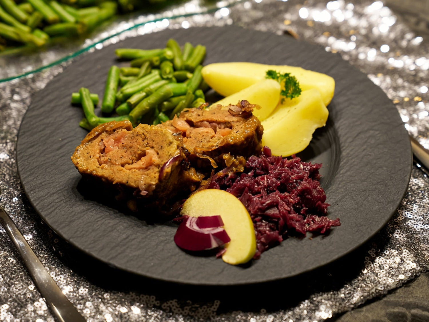 Veganer Weihnachtsbraten: Zwiebelrostbraten von Sin Carne Schwarzwald