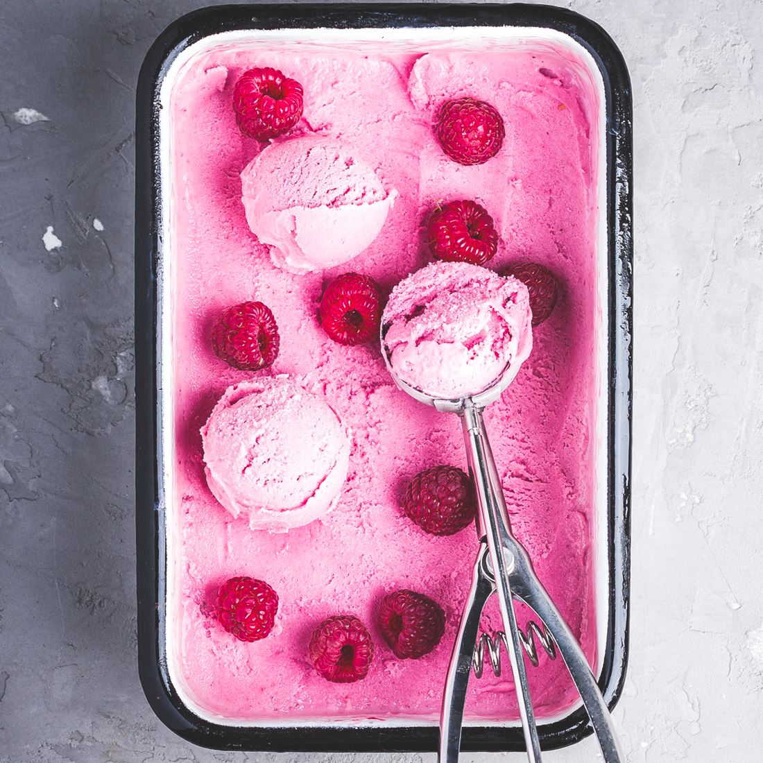 Veganes Himbeer-Joghurt-Eis mit nur 3 Zutaten - Team Vegan © vegan t shirt