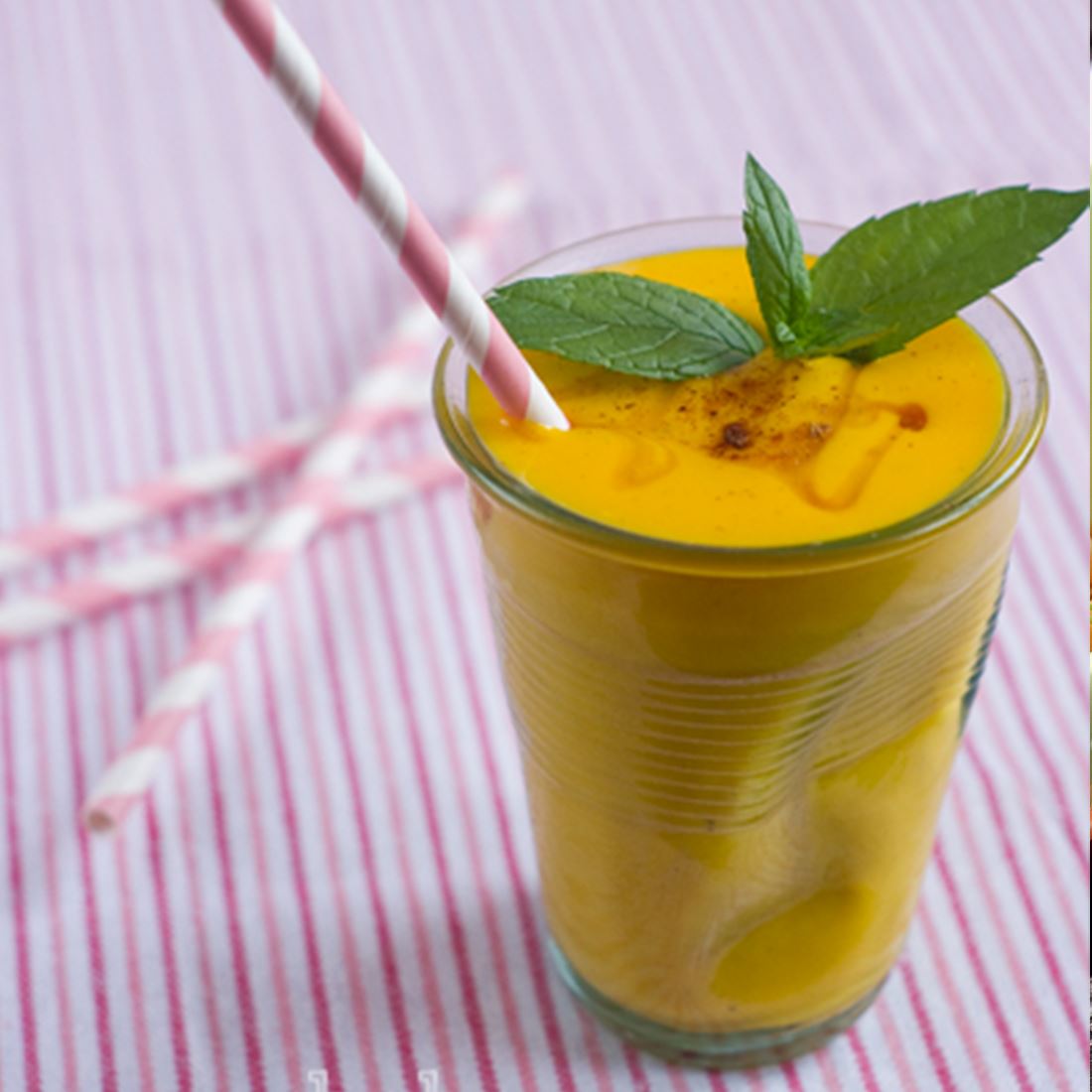 Mango Lassi - vegan, super fruchtig und erfrischend