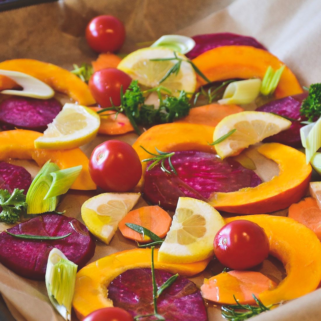 Ofengemüse mit Hummus schnelles Rezept mit wenig Aufwand