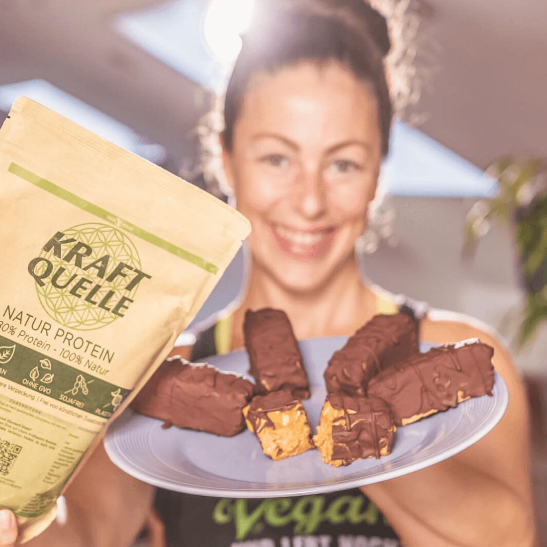 Protein Erdnuss Riegel - Vegane Snickers Alternative mit Extra Protein Protein Erdnuss Riegel - Vegane Snickers Alternative mit Extra Protein