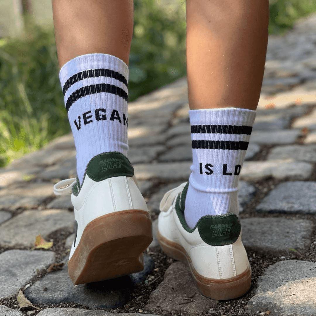 VEGAN IS LOVE - Hohe Sportsocken mit Streifen aus Bio-Baumwolle - 3 Paar - Team Vegan © vegan t shirt